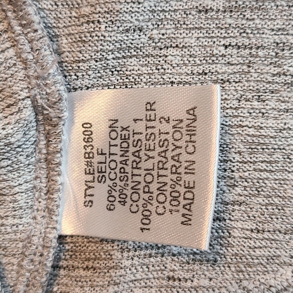 Jodifl Bell Sleeved, Mixed Fabric Blouse - Picture 8 of 11